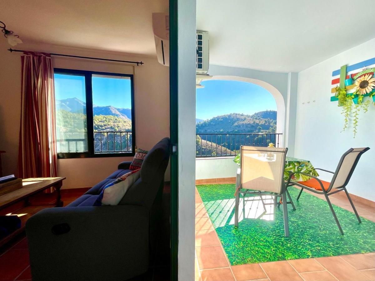 Apartamentos Axarquia , Frigiliana, Terraza Privada Con Vistas A La Montana Rio Y Al Mar Exterior photo
